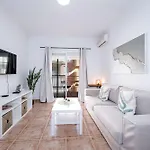 Torrecilla Urban - Modern With Rooftop Pool נרחה