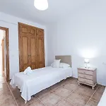 Torrecilla Urban - Modern With Rooftop Pool