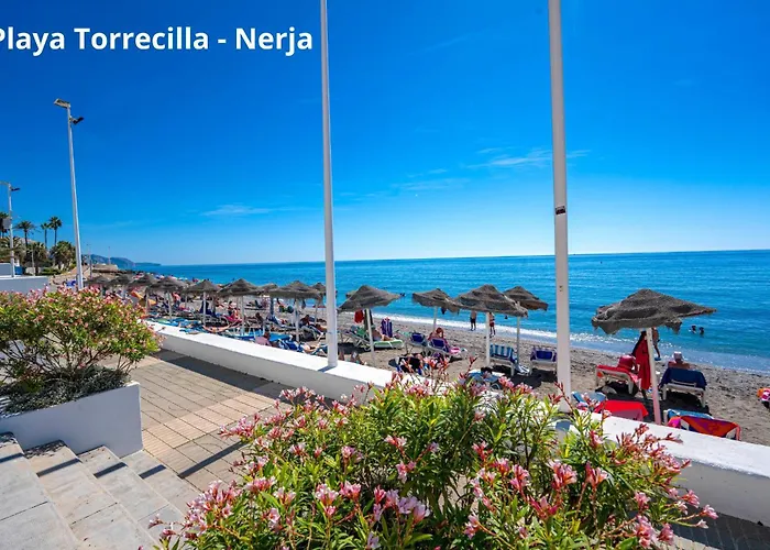 Torrecilla Urban - Modern With Rooftop Pool 네르하