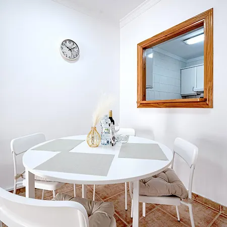 Апартаменти Torrecilla Urban - Modern With Rooftop Pool
